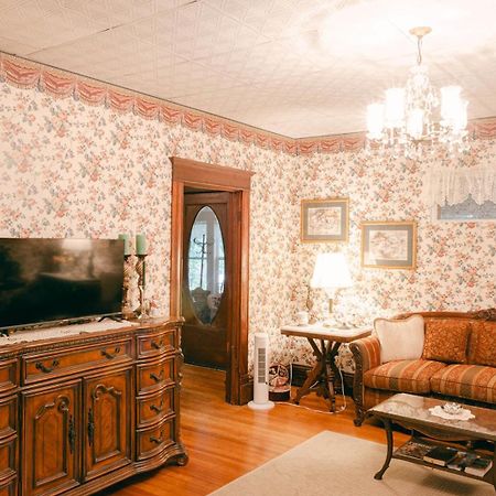The Wolf Manor Panzió Ellinwood Kültér fotó